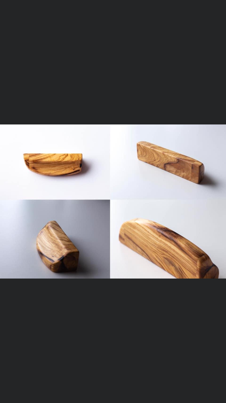 Oliivipuuta. Paino 350 grammaa. 